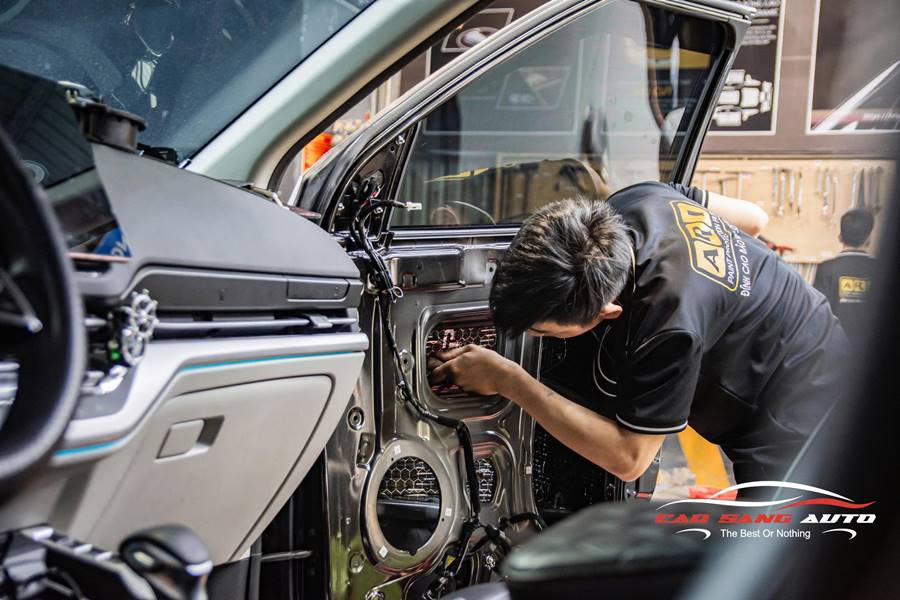 Dán cách âm 4 cửa xe KIA Carens thương hiệu SIP