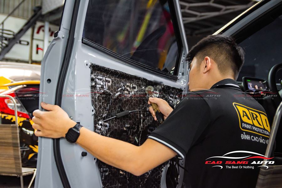 Cách âm sàn xe Vinfast VF5 mang lại nhiều lợi ích