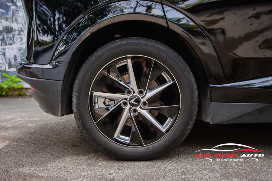 VF7 tự tin xuống phố với bộ mâm mới