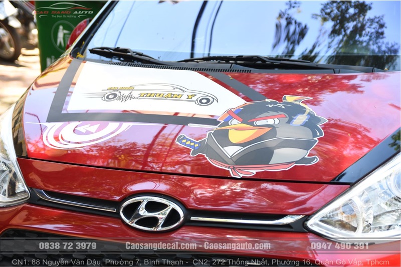 Dán decal tem Hyundai i10 mẫu chim Samurai siêu đẹp
