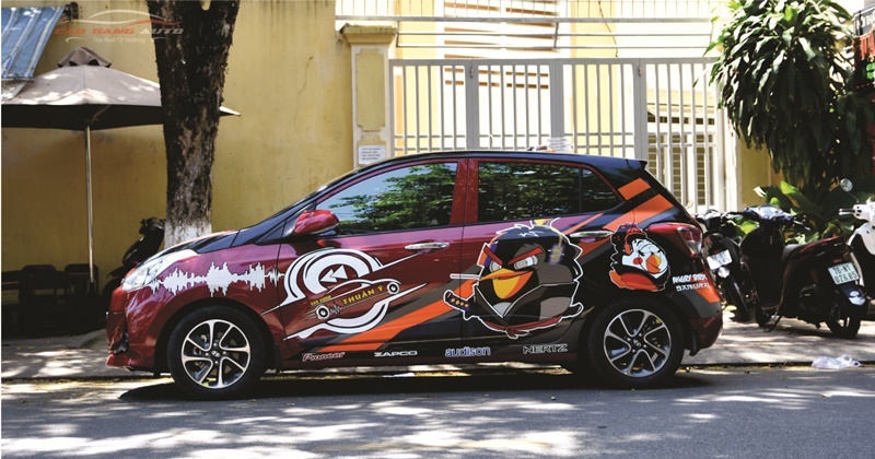 Dán decal tem Hyundai i10 mẫu chim Samurai siêu đẹp