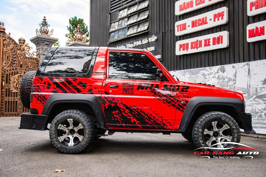 Dán decal tem xe Daihatsu Feroza