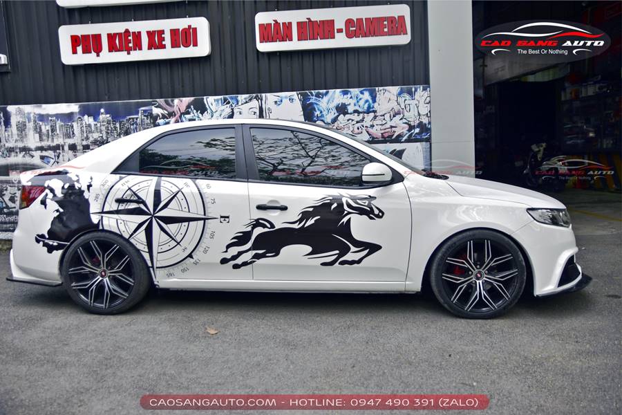 Dán decal tem xe Kia Forte