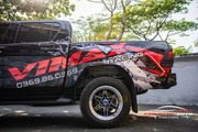Dán decal tem xe Toyota Hilux - Hình 8