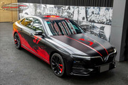 Dán decal tem xe Vinfast Lux A2.0 - Hình 11