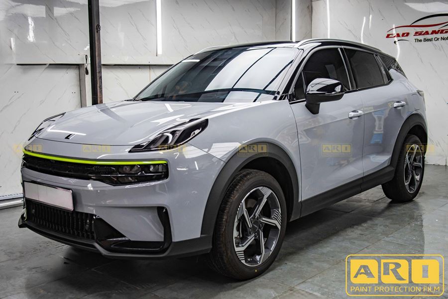 Dán nóc đen xe Lynk & Co 06