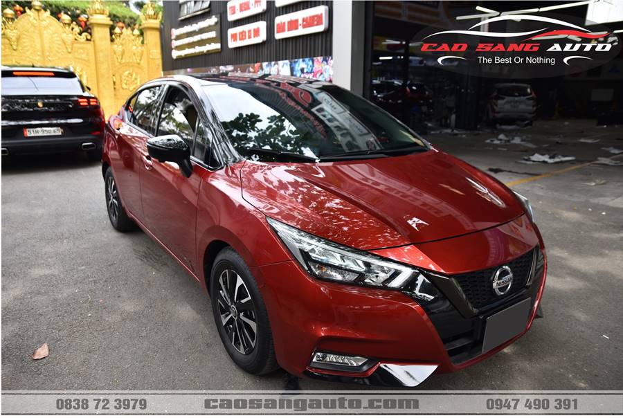 Dán nóc đen xe Nissan Almera