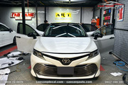 Dán nóc đen xe Toyota Camry - Hình 1