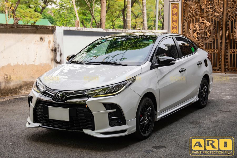Dán nóc đen xe Toyota Vios