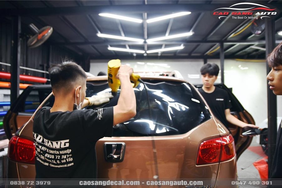 Địa chỉ dán phim cách nhiệt ô tô Tân Bình giá rẻ nhất. BH 10 năm