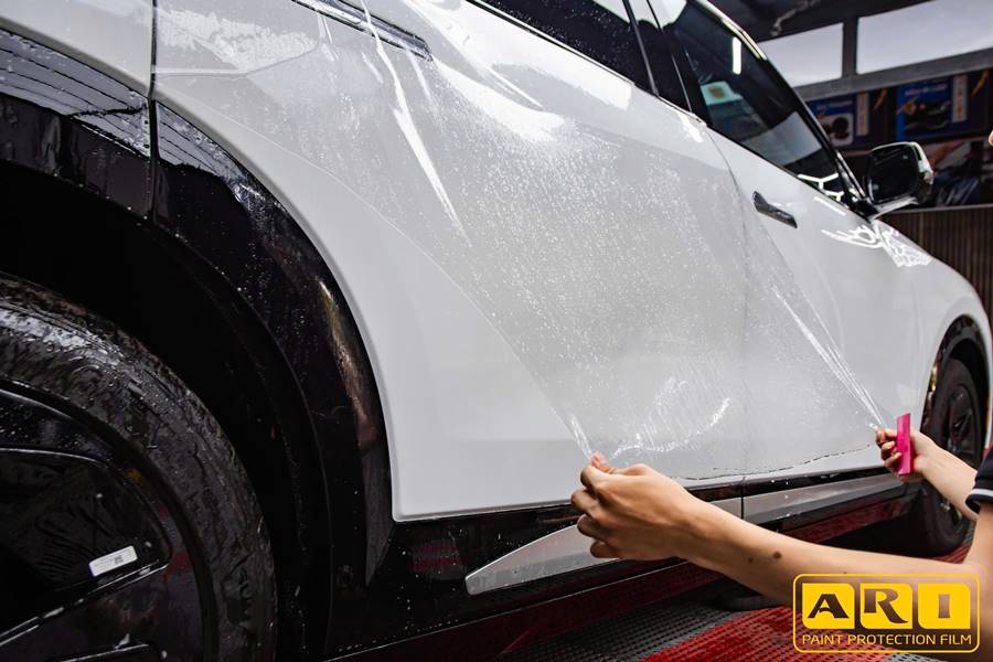 Dán PPF ô tô giúp bảo vệ sơn xe hiệu quả