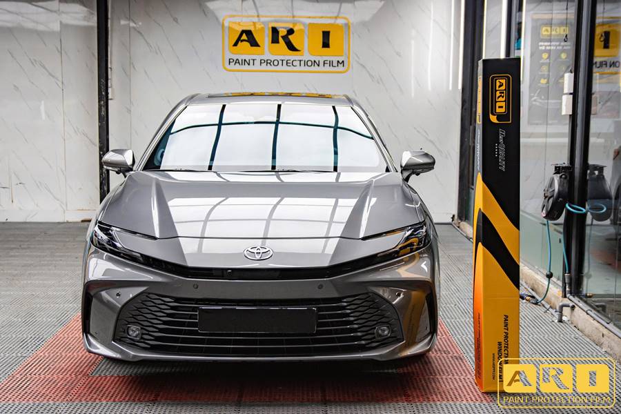 Dán PPF xe Toyota Camry màu xám