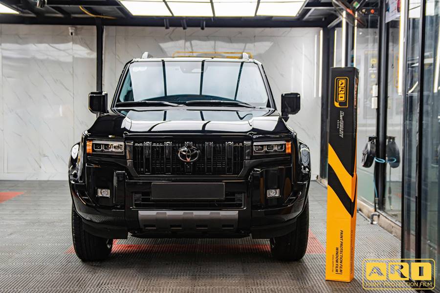 Dán PPF xe Toyota Prado màu đen