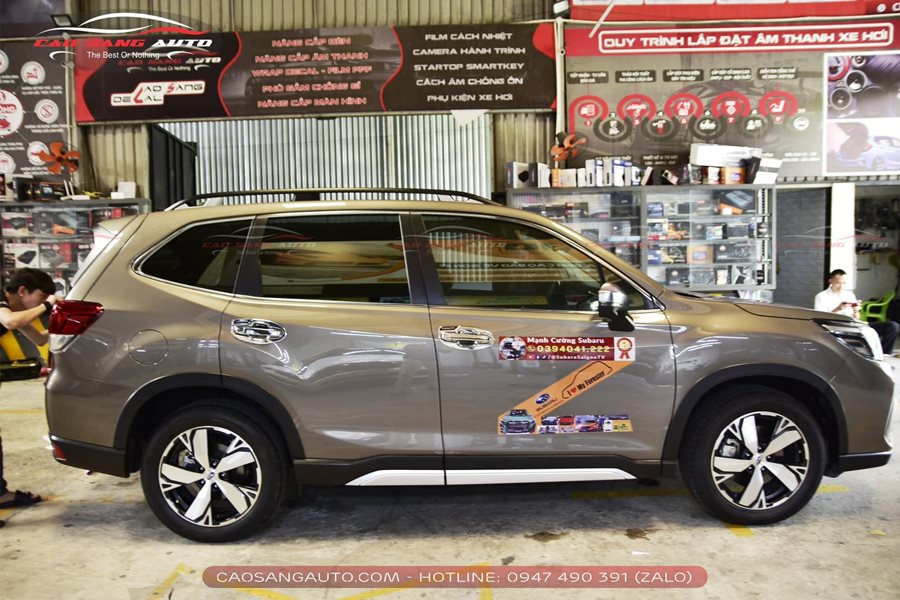 Dán quảng cáo trên xe Subaru Forester