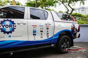 Dán quảng cáo trên xe Toyota Hilux - Hình 4