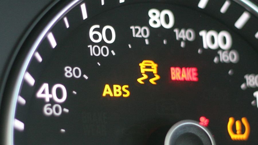 Đèn báo lỗi abs trên ô tô: Nguyên nhân cách khắc phục