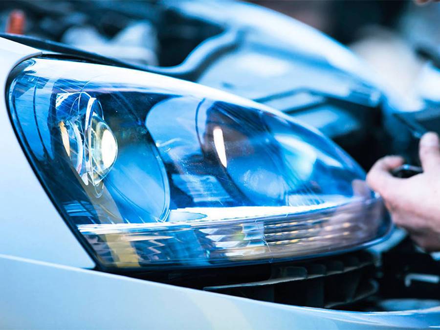 Đèn pha ô tô bị hấp hơi nước: Nguyên nhân và cách khắc phục