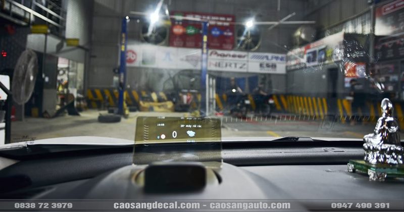 Honda Civic lắp đặt VIETMAP H1AS - HUD dẫn đường kết nối cảm biến áp suất lốp