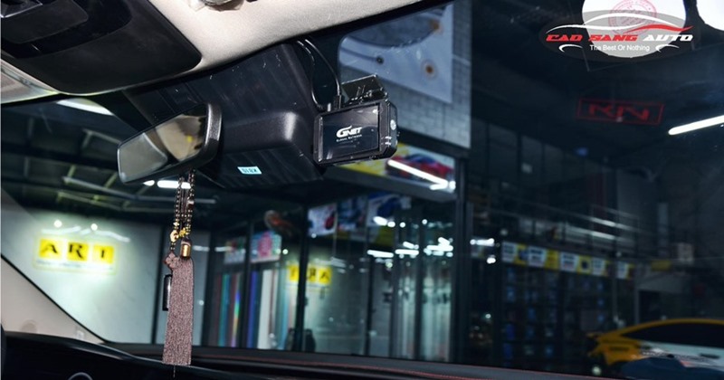 Kia Carnival lắp Camera hành trình Gnet Hàn Quốc và Android Box