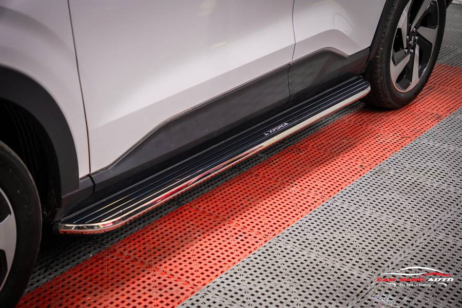 Lắp bệ bước chân Mitsubishi XFORCE