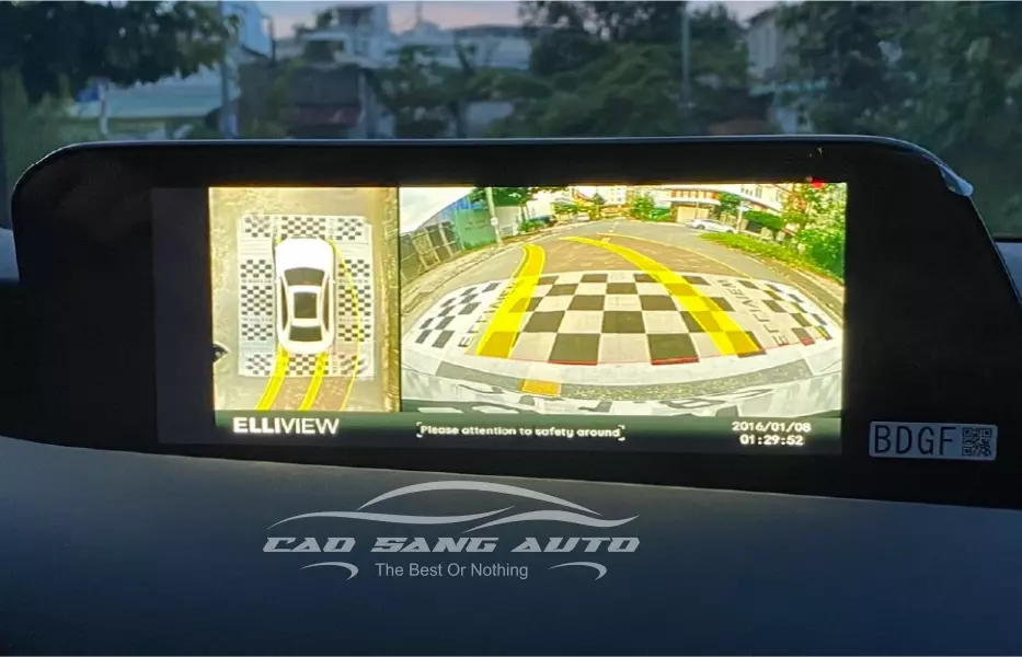 Hình ảnh sắc nét trên màn hình xe Mazda