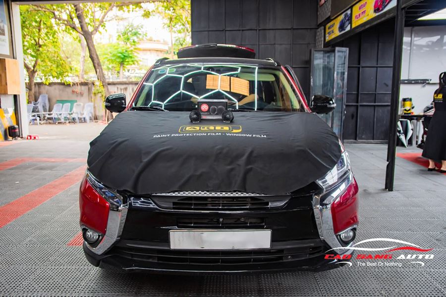 Lắp loa DB ES7 25SQ xe Outlander uy tín tại Cao Sang Auto