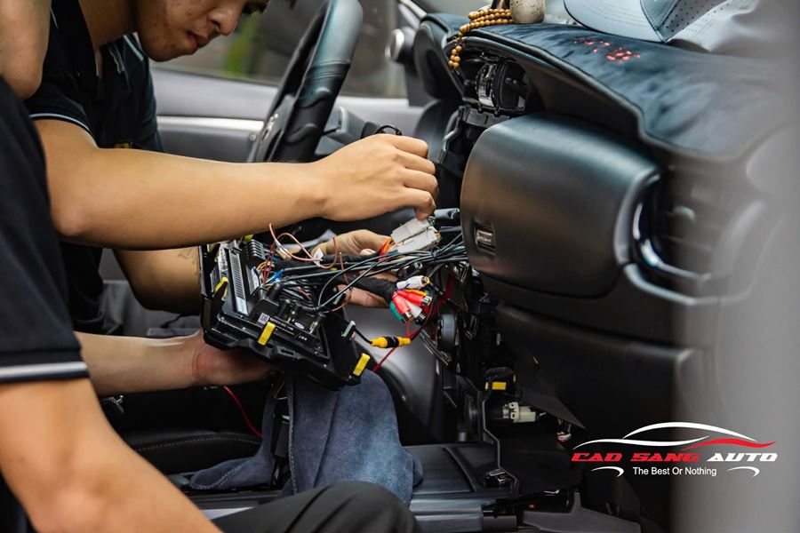 Lắp màn hình Android Elliview U5 mang lại trải nghiệm tiện nghi và hiện đại