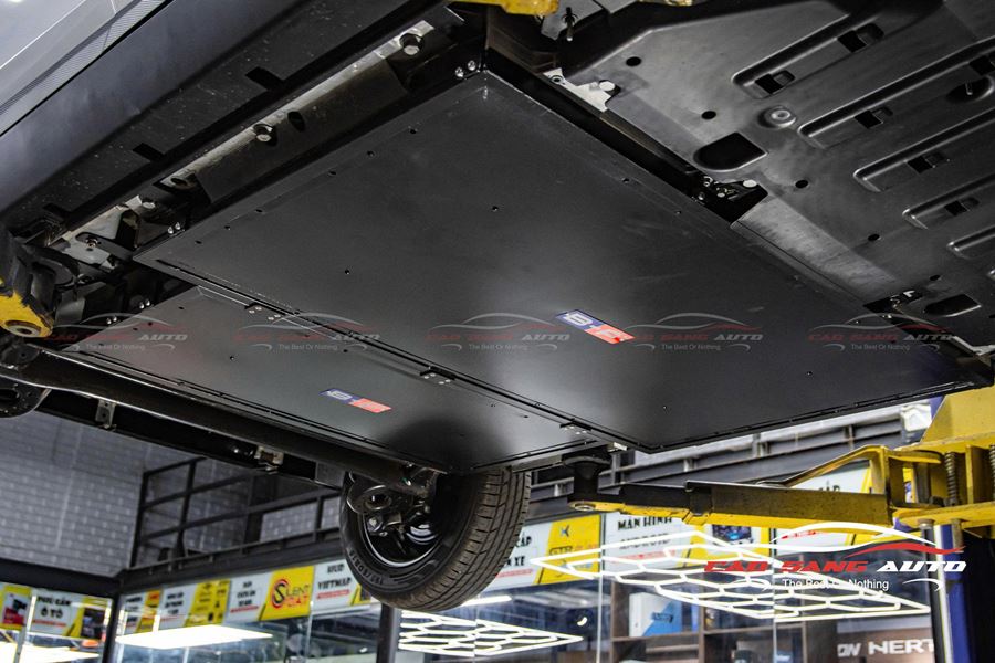 Lắp tấm ốp pin xe Vinfast VF5 thương hiệu B-Factory