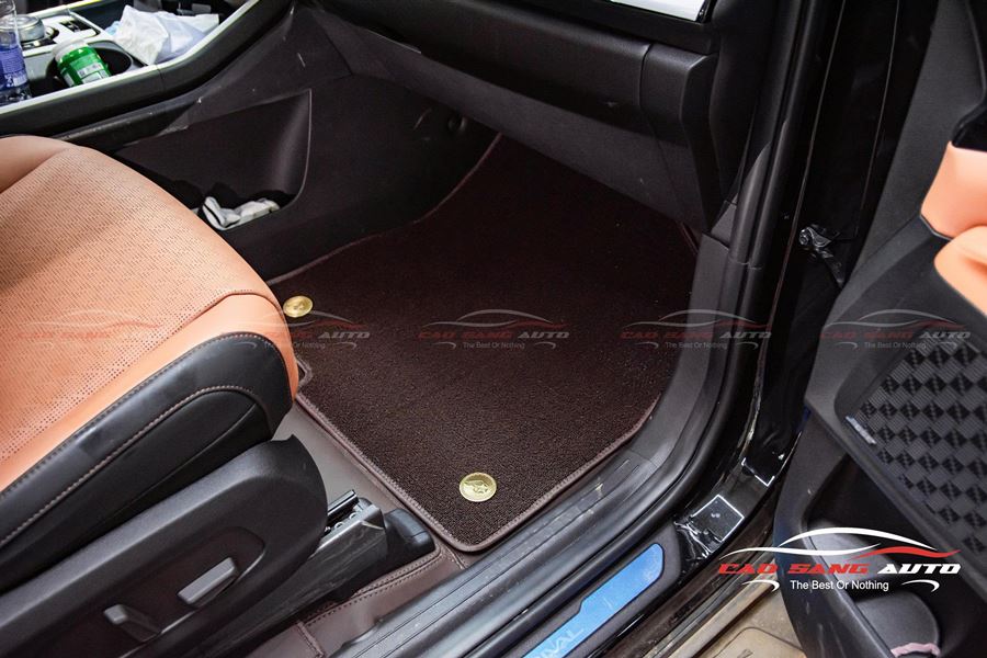 Lắp thảm lót sàn xe Kia Carnival giá tốt nhất