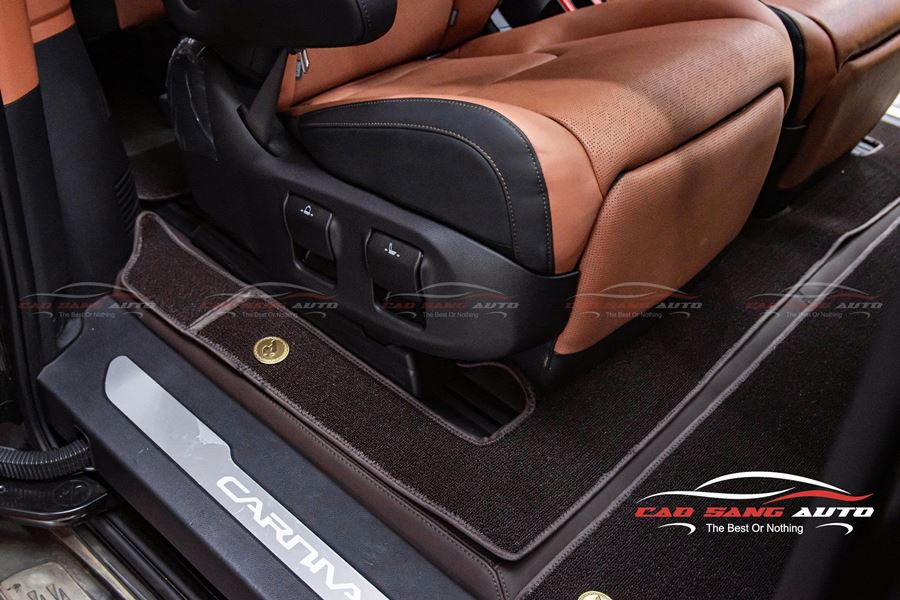 Lắp thảm lót sàn xe Kia Carnival uy tín tại Cao Sang Auto