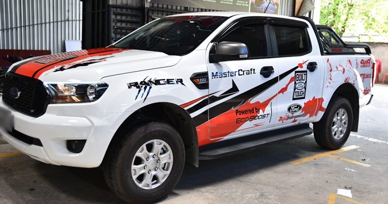 Nâng cấp ngoại hình xe bán tải Ford Ranger với mẫu tem thể thao năng động – cá tính