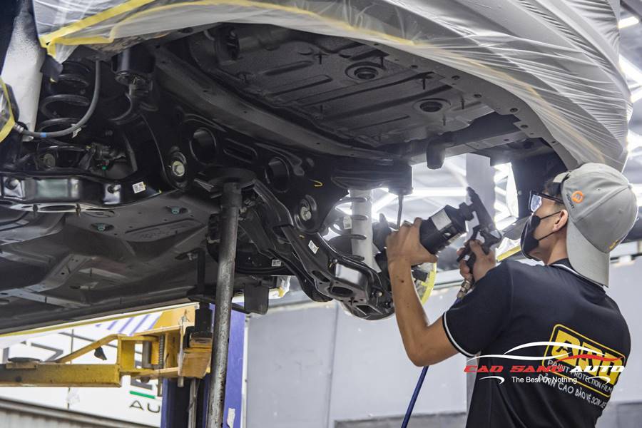 Phủ gầm xe ô tô bảo vệ khỏi rỉ sét và ăn mòn