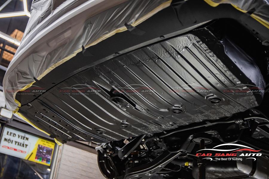 Sơn phủ gầm cho xe Carnival - Giảm tiếng ồn hiệu quả