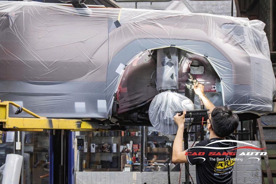 Sơn phủ gầm ô tô làm giảm tiếng ồn khi di chuyển