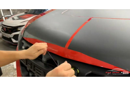Sử dụng CHỈ CẮT DECAL CHUYÊN DỤNG để không ảnh hưởng đến sơn xe