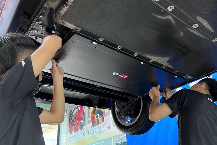 Tấm ốp pin xe Vinfast Limo Green