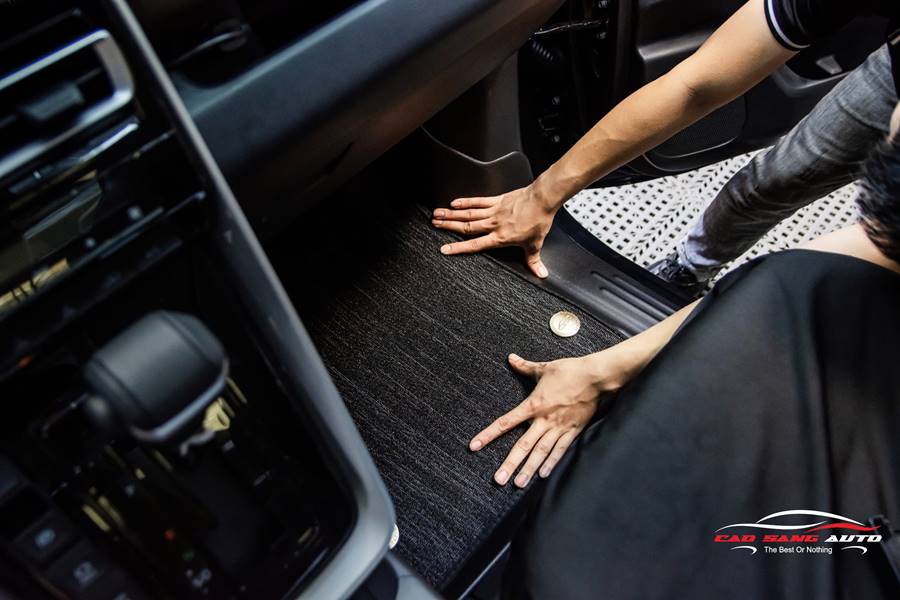Thảm lót sàn xe Innova Cross
