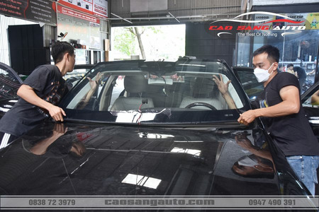 Thay kính chắn gió xe Mercedes S450