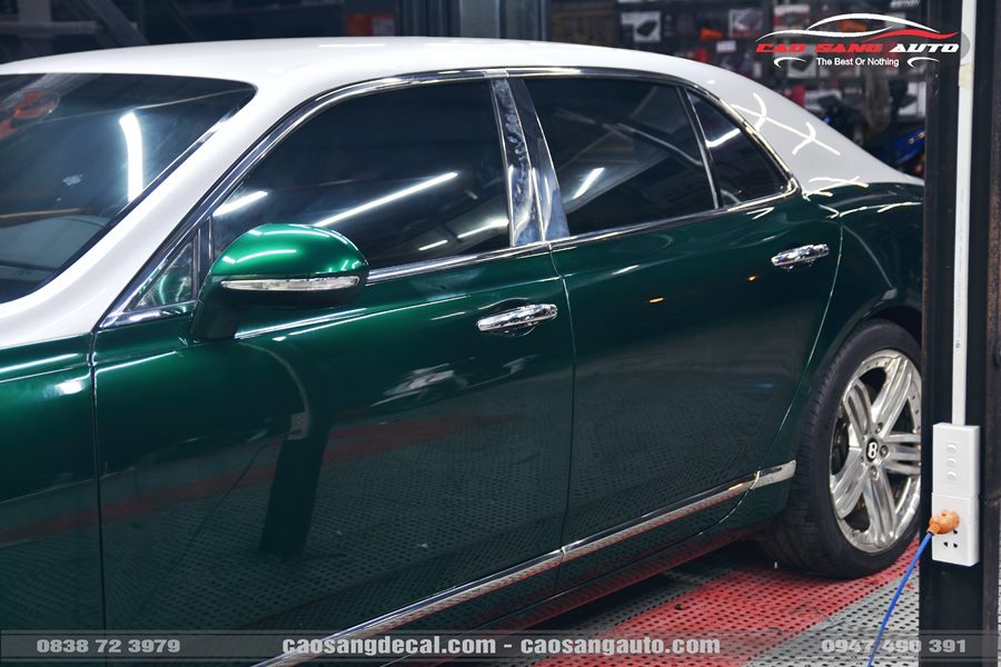 Thay màu - Đổi cá tính cho siêu xe Bentley với decal cao cấp