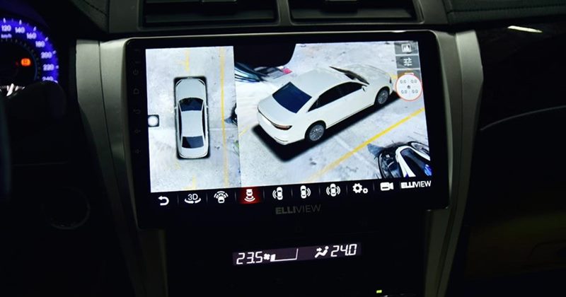 Toyota Camry nâng cấp màn hình ELLIVIEW S4 liền camera 360