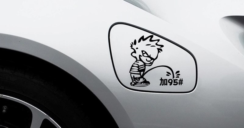 Tư vấn các mẫu tem dán nắp bình xăng ô tô xe hơi đẹp nhất