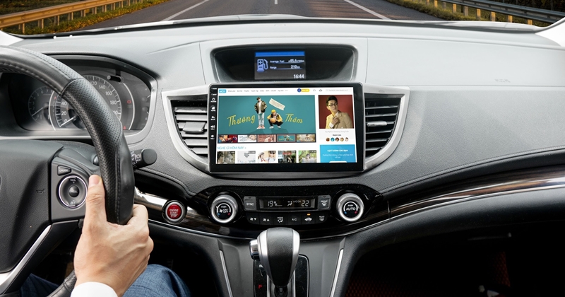 [Tư Vấn] Có nên thay màn hình android cho ô tô xe hơi?