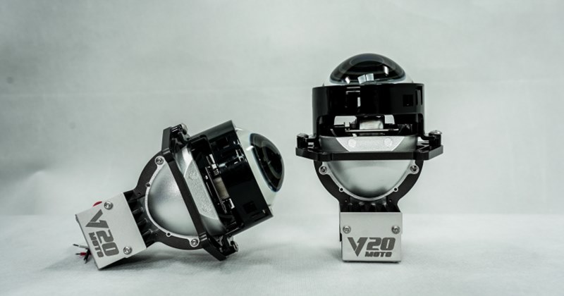 X-LIGHT V20 New 2021 Trùm cuối của phân khúc. THỰC TẾ dưới trời mưa và ban đêm